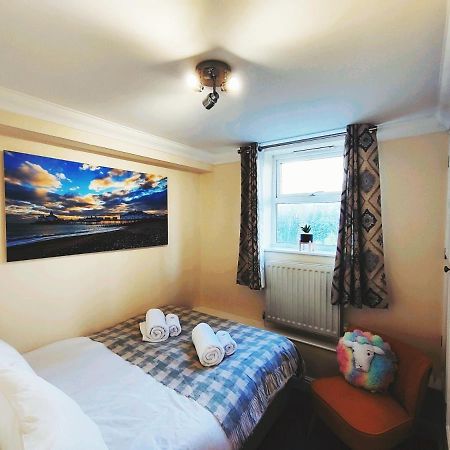 6 Queens Gardens Eastbourne Exterior photo
